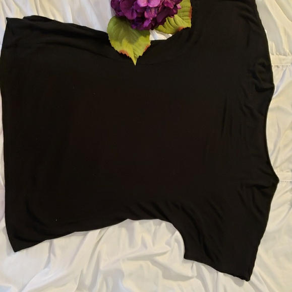 Black Top with Zipper Shoulders - Picture 2 of 4